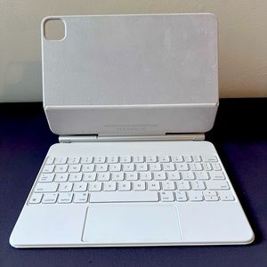 Apple Magic Keyboard for iPad Pro 11-inch and iPad Air